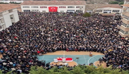 ÖĞRETMENE UZANAN EL, TOPLUMUN GELECEĞİNE UZANMIŞTIR!